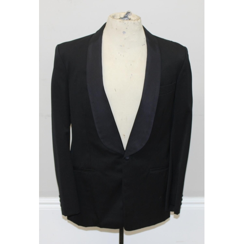 211 - S.K Charlie custom tailor of Hong Kong tuxedo suit comprising of a jacket and trousers, approximate ... 