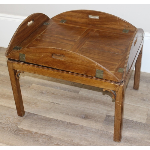 134 - A vintage mahogany butler's tray table on stand, approx 98cm wide x 82cm deep x 47cm tall when tray ... 