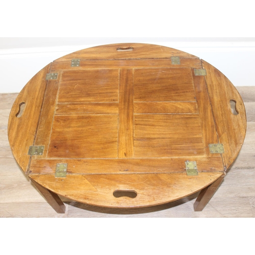 134 - A vintage mahogany butler's tray table on stand, approx 98cm wide x 82cm deep x 47cm tall when tray ... 