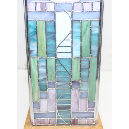 249 - A Charles Rennie Mackintosh style leaded glass table lamp, Tiffany style construction, approx 36cm t... 