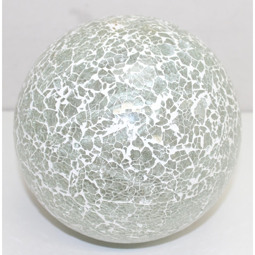 257 - An unusual crackle glass spherical lamp, approx 20cm in diameter