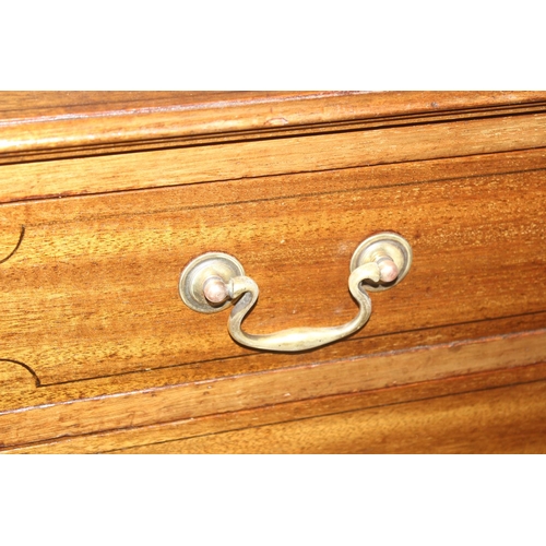 45 - An antique mahogany 4 drawer chest of drawers with brass fittings and oak linings, approx 76cm wide ... 