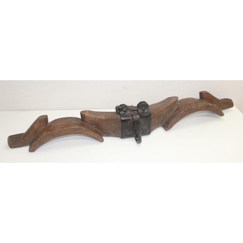 53 - A rustic elm and wrought iron oxen yoke, approx 120cm wide