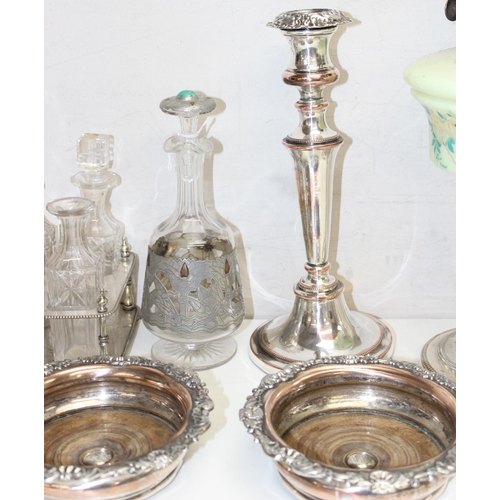 1025 - Qty of vintage and later cut glass, silver plate items, and an oil lamp with decorative glass reserv... 