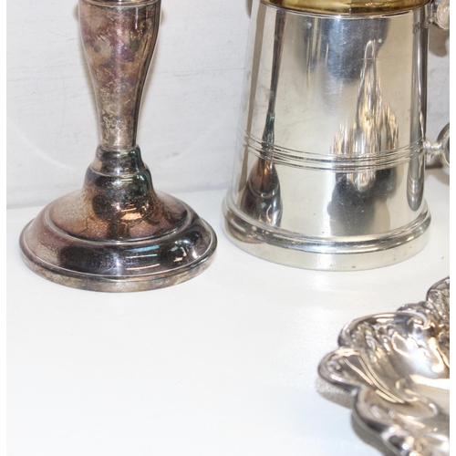 1028 - Qty of assorted silver plate and pewter items to inc a 3 branch candelabra, approx 2.8kg gross