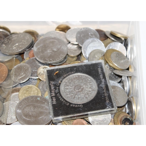 1218 - A large qty of assorted mixed world and British coins, approx 15.5kg gross