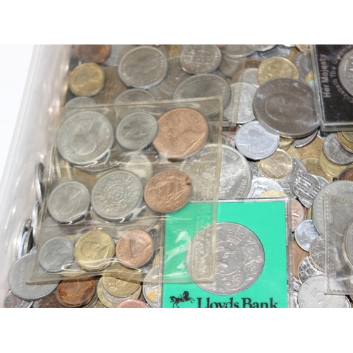 1218 - A large qty of assorted mixed world and British coins, approx 15.5kg gross