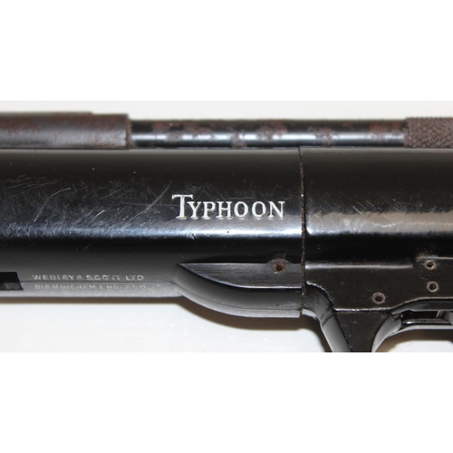 1409 - A vintage Webley Typhoon air pistol