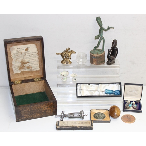 1625 - Mix of small items to incl bottle opener, wheel pens, Selkirk glass letter opener, small wooden box ... 