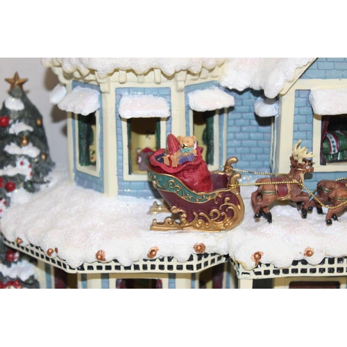 1636 - Thomas Kinkade: Limited edition Hawthorne Village Collection 'Twas the Night Before Christmas' illum... 