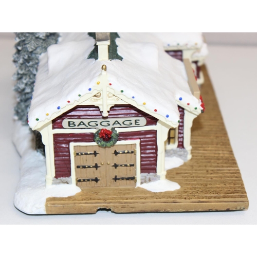 1639 - Thomas Kinkade: Limited edition Hawthorne Village Collection: 'Yuletide Bakery' and 'Village Christm... 