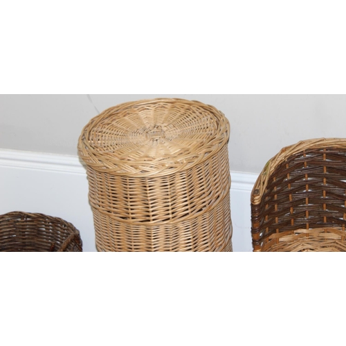 303 - Qty of assorted wicker items to inc a child's chair, 2 baskets and a qty of wooden clothes brushes e... 