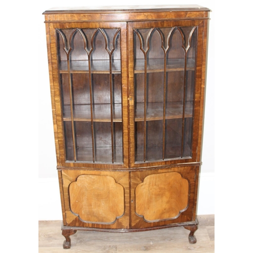 68 - An early 20th century astral glazed display cabinet, believed to be walnut veneer, approx 88cm wide ... 