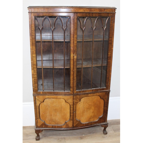 68 - An early 20th century astral glazed display cabinet, believed to be walnut veneer, approx 88cm wide ... 