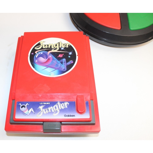 658 - Qty of vintage electronic games to include Jungler by Gakken, Simon, Super Simon by MB Electronics a... 