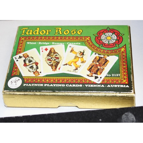 659 - Qty of vintage playing cards and card games in wooden box