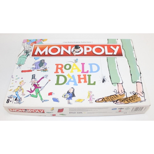 664 - Qty of Monopoly game variations to include Dino-opoly, Dual masters, Disney Edition, Roald Dahl and ... 