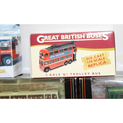 668 - Qty of assorted boxed model busses, to include examples by Executive First Editions et al, 14 in tot... 