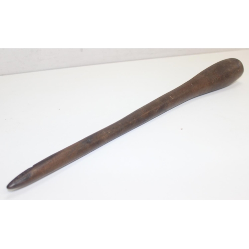 1421 - 2 wooden war clubs, a African (possibly Zulu) knobkerrie with bulbous end, approx 69cm long and anot... 