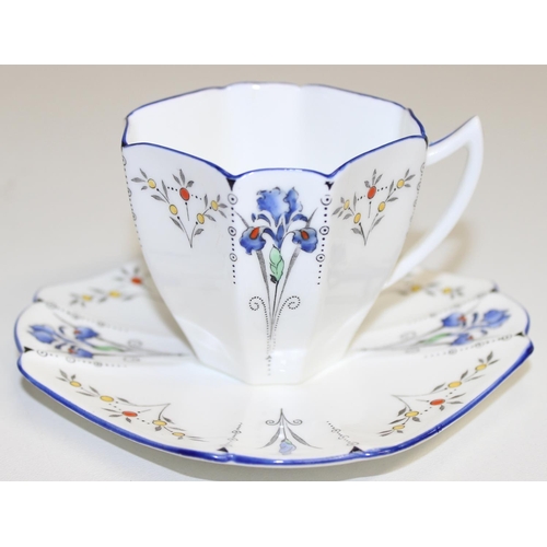 1485 - An early 20th century Shelley Blue Iris pattern tea set, pattern number 11561, shape number 723404, ... 