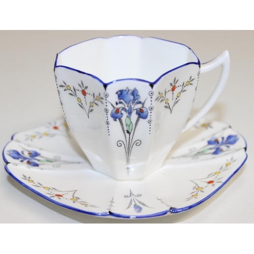 1485 - An early 20th century Shelley Blue Iris pattern tea set, pattern number 11561, shape number 723404, ... 