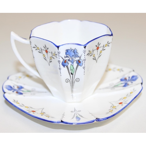 1485 - An early 20th century Shelley Blue Iris pattern tea set, pattern number 11561, shape number 723404, ... 