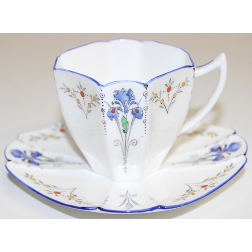 1485 - An early 20th century Shelley Blue Iris pattern tea set, pattern number 11561, shape number 723404, ... 