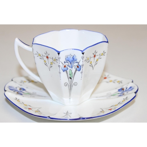 1485 - An early 20th century Shelley Blue Iris pattern tea set, pattern number 11561, shape number 723404, ... 