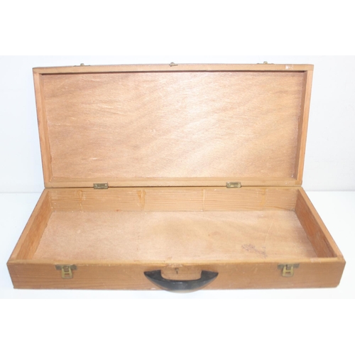 320 - 6 assorted vintage and later wooden boxes to inc a Teachers Whisky advertising box which is approx 4... 