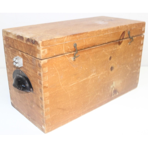 320 - 6 assorted vintage and later wooden boxes to inc a Teachers Whisky advertising box which is approx 4... 