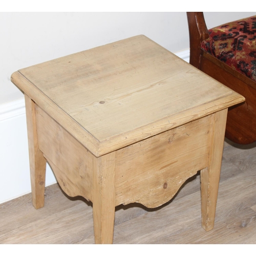 122 - Antique pine sewing box with lift-up lid and a mahogany wide seated commode with upholstered seat an... 