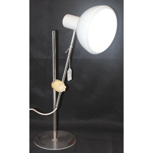 270 - Italian lamps - 1970's Anglepoise style desk lamp with stainless steel base and cream shade, approx ... 