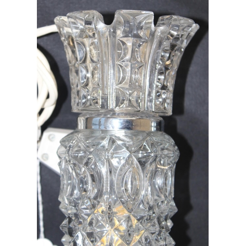 290 - Italian lamps - A pair of Venetian cut glass table lights, approx 24cm tall - imported directly from... 