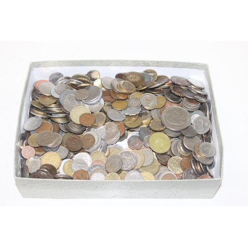 1207 - Qty of assorted mixed world and British coins, approx 5.5kg gross