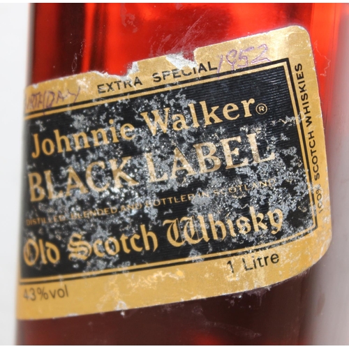 1577 - Vintage 1 litre bottle of Black Label Johnnie Walker 12 year old single-malt whisky