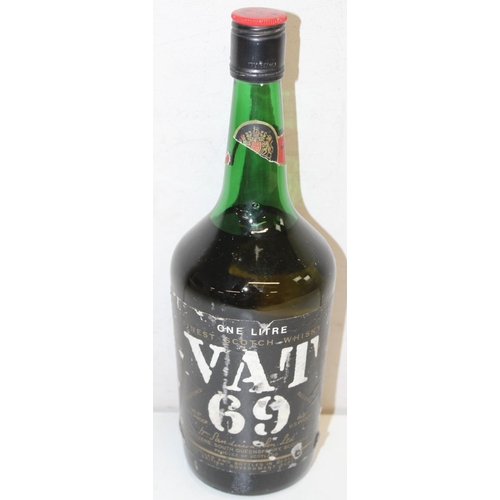 1579 - Vintage 1 litre bottle of VAT 69 Scotch Whisky