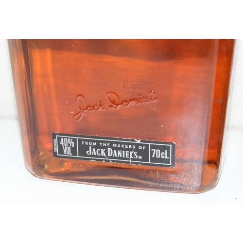 1593 - 2 x bottles of whisky by Jack Daniels - Silver Select Single Barrel and Gentleman Jack (both 70cl)