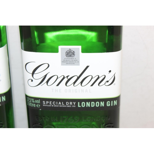 1599F - 2 x bottles of Gordon's Dry London Gin (1 litre)