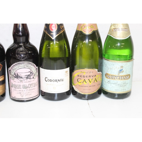 1599M - Qty of mixed alcohol to incl V. Kat Dry Schnapps, vintage Bols Curacao, Pimm's, Babycham etc