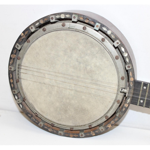 1662 - Vintage 5 string banjo with inlay, seemingly unmarked, approx 90cm long