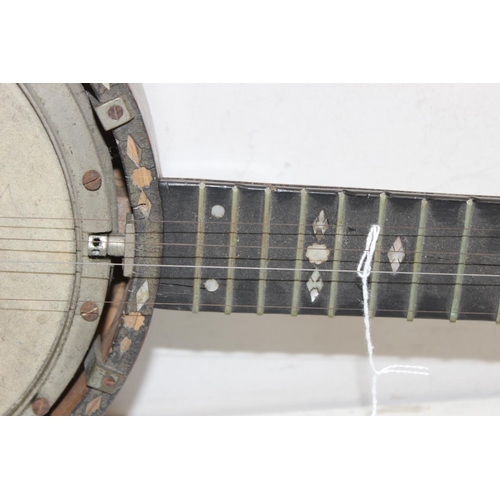 1662 - Vintage 5 string banjo with inlay, seemingly unmarked, approx 90cm long