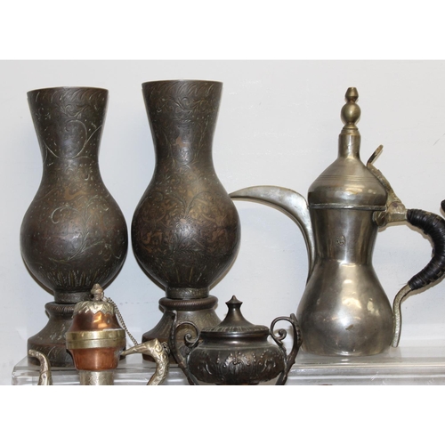 1667 - Qty of assorted eastern and Oriental metalware, mainly brass and silver plated items, approx 13.5kg ... 