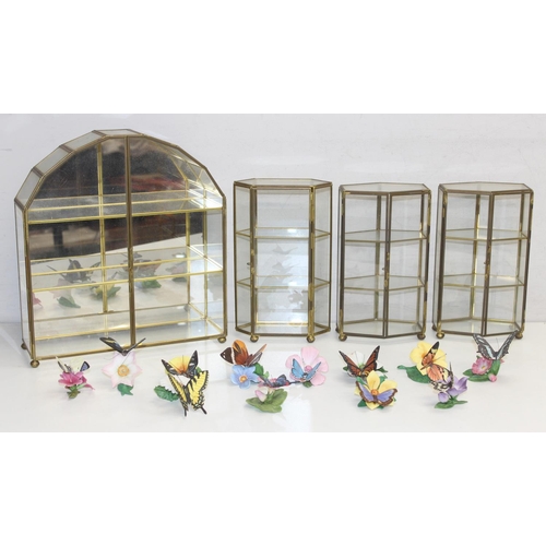 1681 - Qty of assorted Franklin Mint porcelain butterfly ornaments and 2 small glass display units, tallest... 