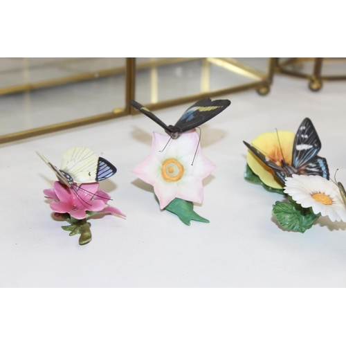 1681 - Qty of assorted Franklin Mint porcelain butterfly ornaments and 2 small glass display units, tallest... 