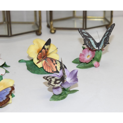 1681 - Qty of assorted Franklin Mint porcelain butterfly ornaments and 2 small glass display units, tallest... 