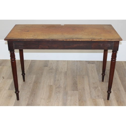 154 - A 19th century mahogany hall table or desk with 2 drawers, turned wooden handles and turned legs, ap... 