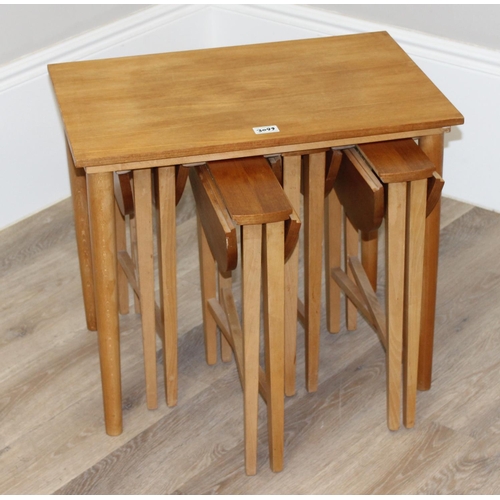 19 - Retro Poul Hundevad nest of tables - 4 small tables of the same size under one larger table, approx ... 