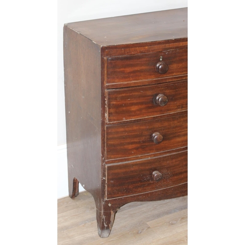 144 - A Victorian 2 over 3 bow fronted mahogany chest of drawers with bun handles and bracket feet, approx... 