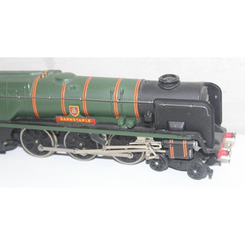 650 - Vintage Hornby OO gauge locomotive in box, 2235 4-6-2 West Country Barnstaple & Tender, boxed