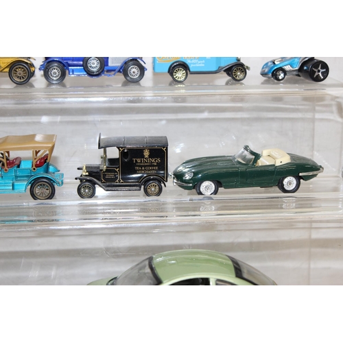 688 - Qty of assorted mixed toy cars to inc Hot Wheels, Maisto, Matchbox etc